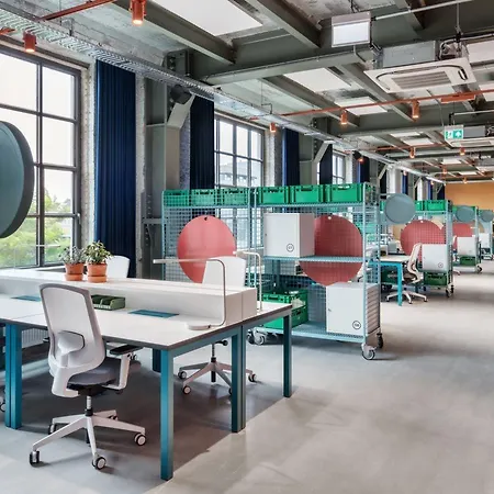 The Social Hub Отель 4*