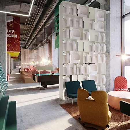 The Social Hub 4*