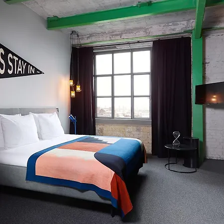 The Social Hub Отель 4*