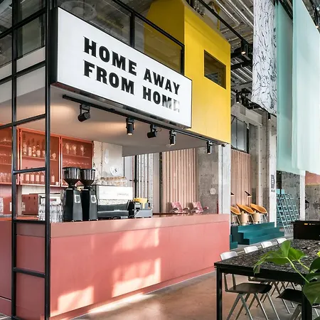 The Social Hub 4* Маастрихт