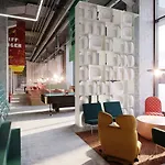 The Social Hub 4*