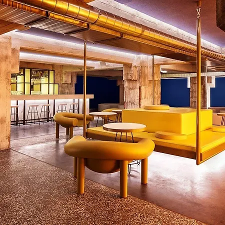Hotel The Social Hub 4*