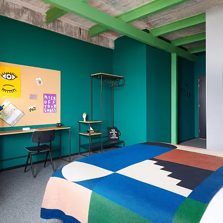 The Social Hub Отель 4*