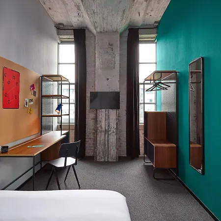 Hotel The Social Hub 4*