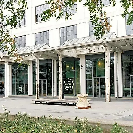 Hotel The Social Hub 4*