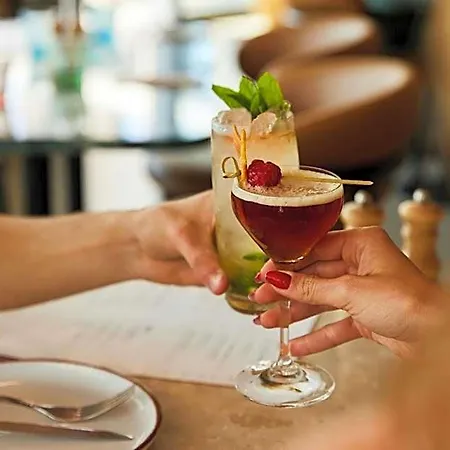 The Social Hub 4*