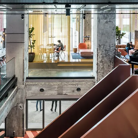 Hotel The Social Hub 4*