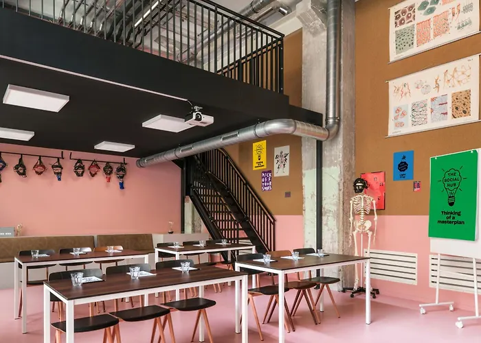 The Social Hub 4* מאסטריכט