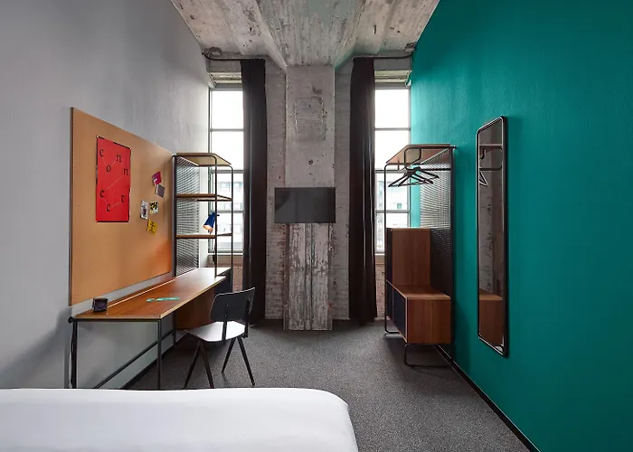 Hotel The Social Hub 4*