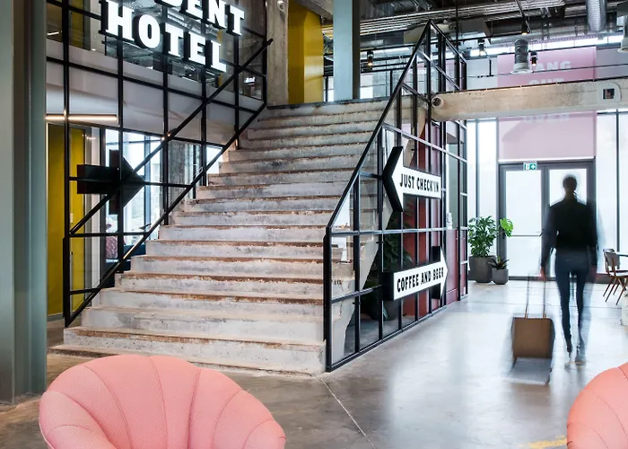 Hotel The Social Hub 4*